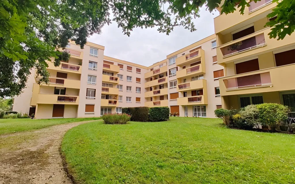 Achat appartement à vendre 5 pièces 98 m² - Vaires-sur-Marne