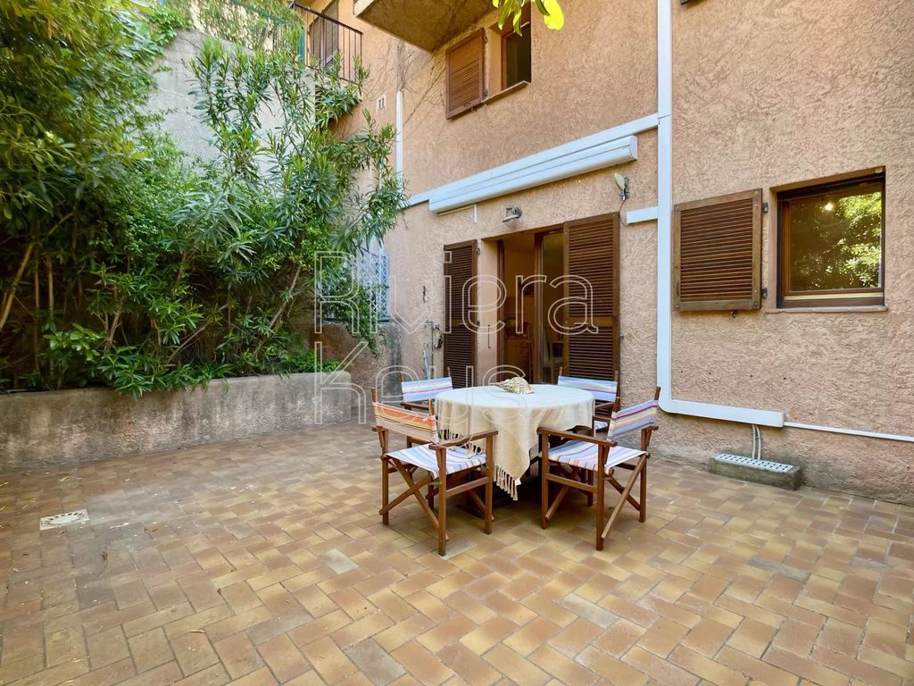 Achat appartement à vendre 3 pièces 65 m² - Sainte-Maxime