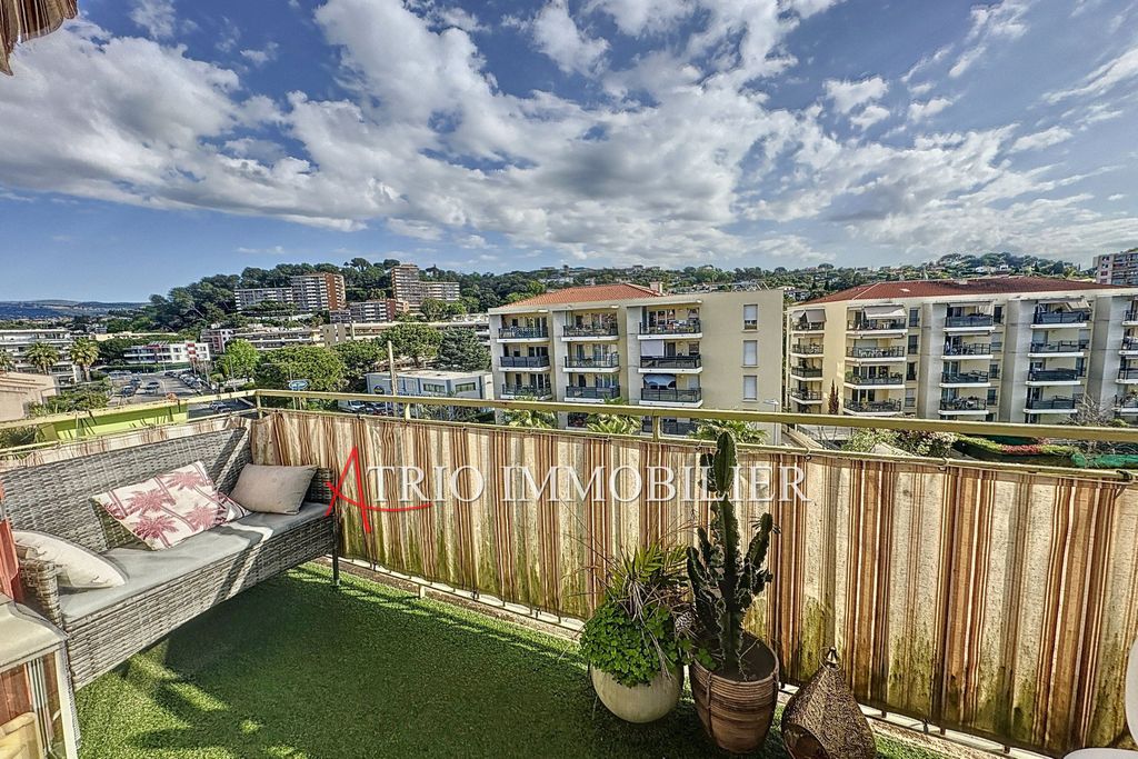 Achat appartement à vendre 3 pièces 60 m² - Cagnes-sur-Mer