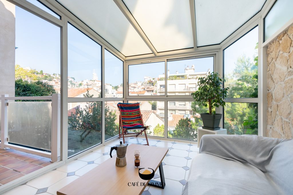 Achat appartement à vendre 3 pièces 54 m² - Marseille 6ème arrondissement