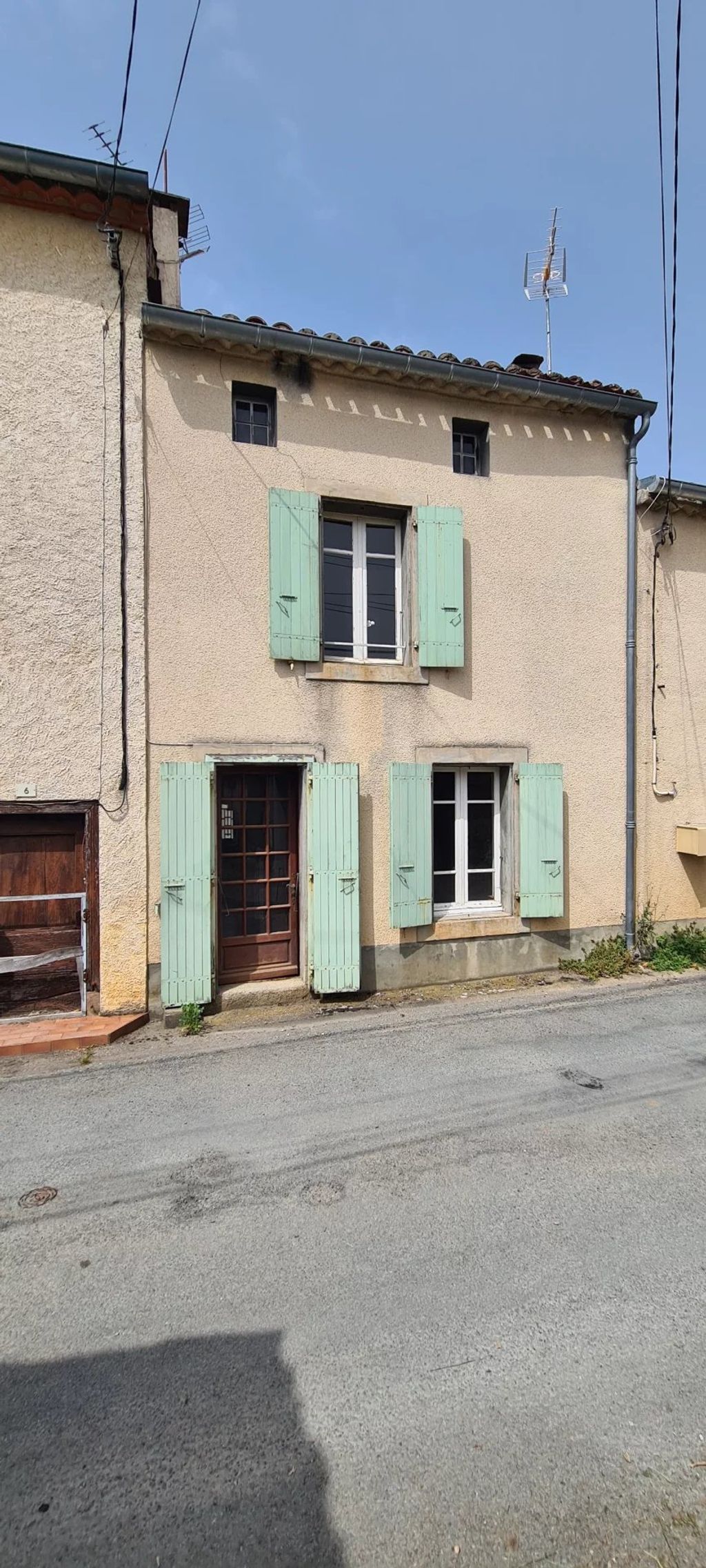 Achat maison à vendre 4 chambres 114 m² - Montredon-Labessonnié