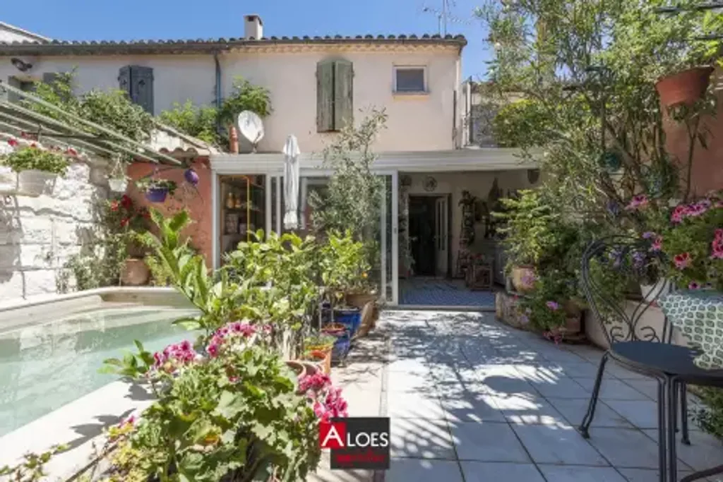 Achat maison à vendre 4 chambres 148 m² - Aigues-Mortes