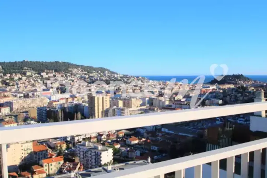 Achat appartement à vendre 5 pièces 133 m² - Nice