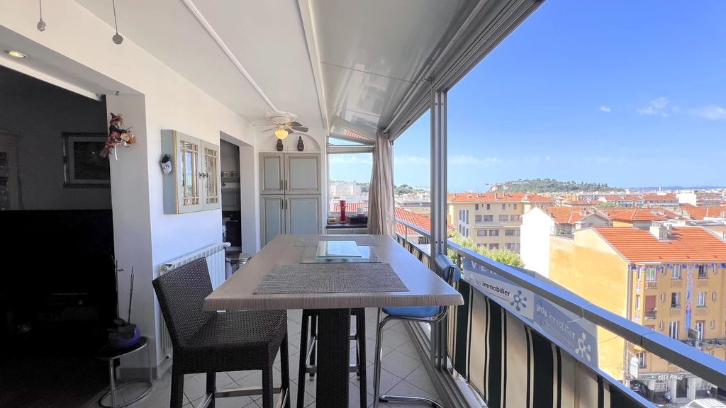 Achat appartement à vendre 3 pièces 87 m² - Nice