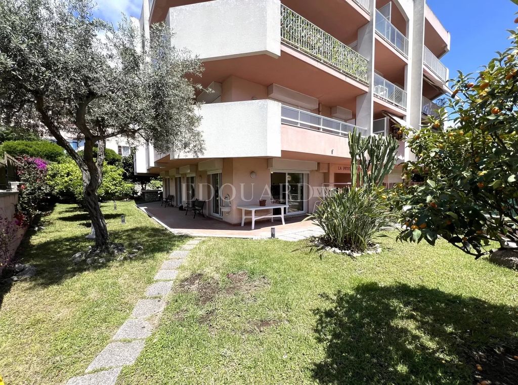 Achat appartement à vendre 3 pièces 59 m² - Roquebrune-Cap-Martin