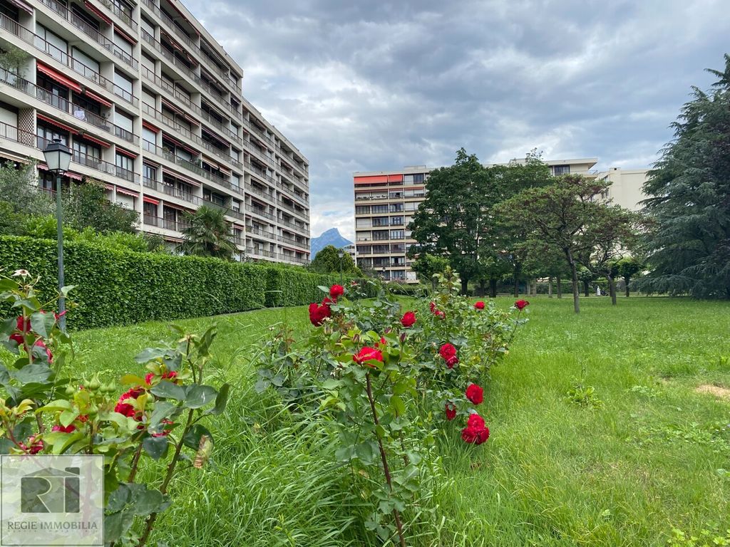 Achat appartement à vendre 2 pièces 53 m² - Échirolles