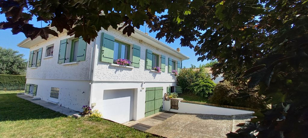 Achat maison à vendre 5 chambres 124 m² - Ambarès-et-Lagrave