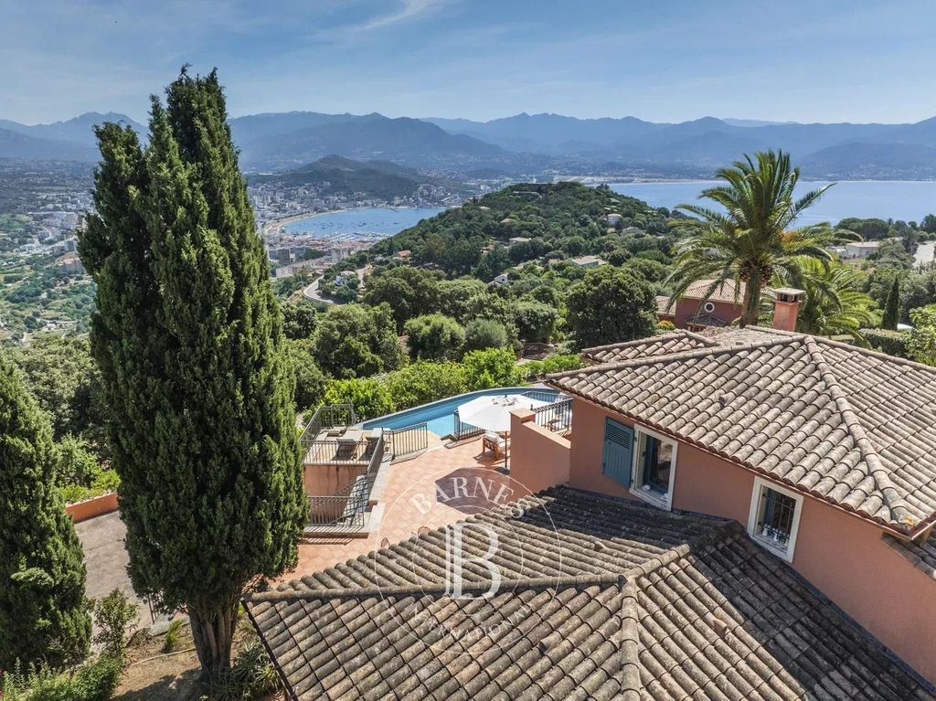 Achat maison à vendre 4 chambres 255 m² - Ajaccio