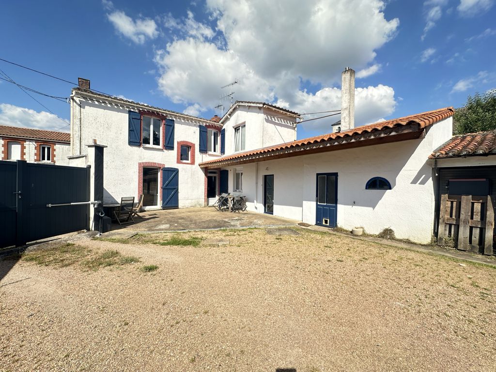 Achat maison à vendre 3 chambres 142 m² - Palluau