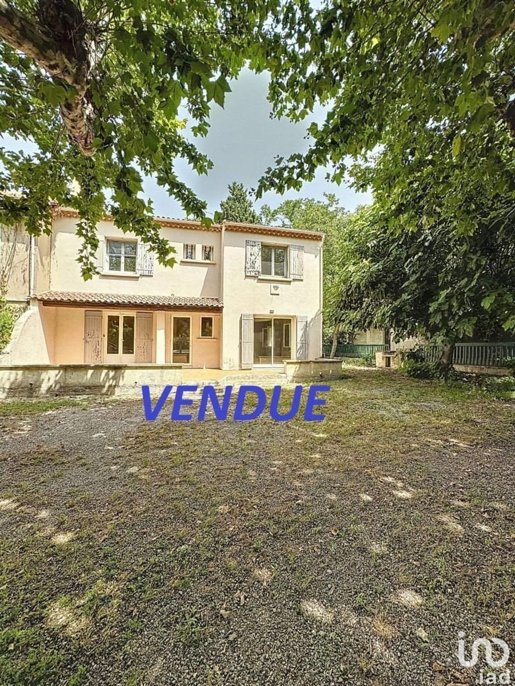 Achat maison à vendre 4 chambres 150 m² - Eyguières