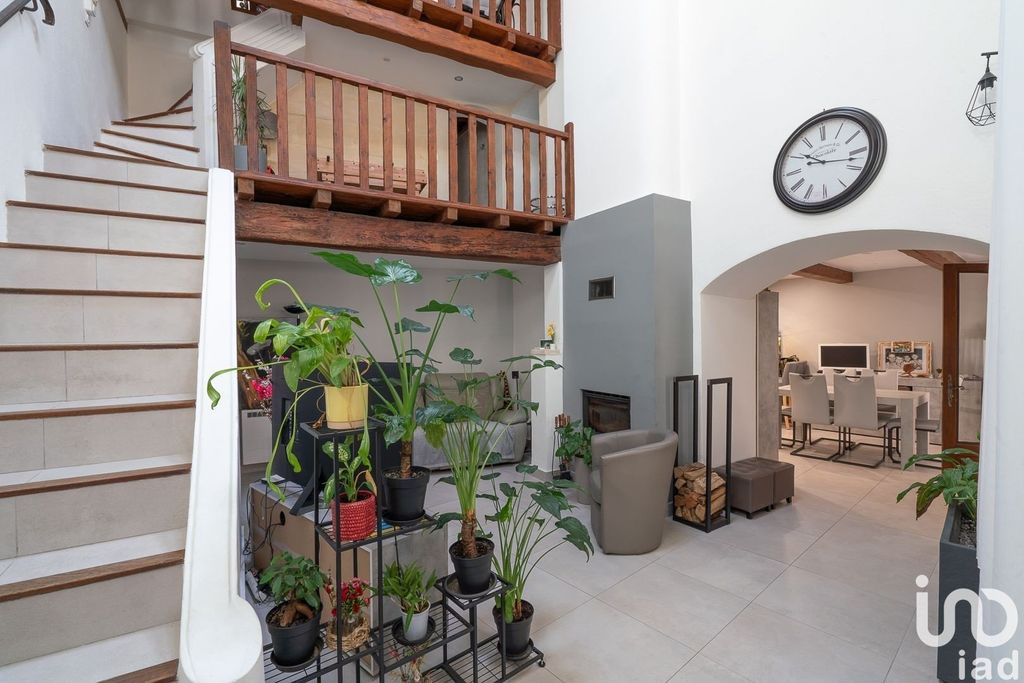 Achat maison à vendre 3 chambres 133 m² - Arles