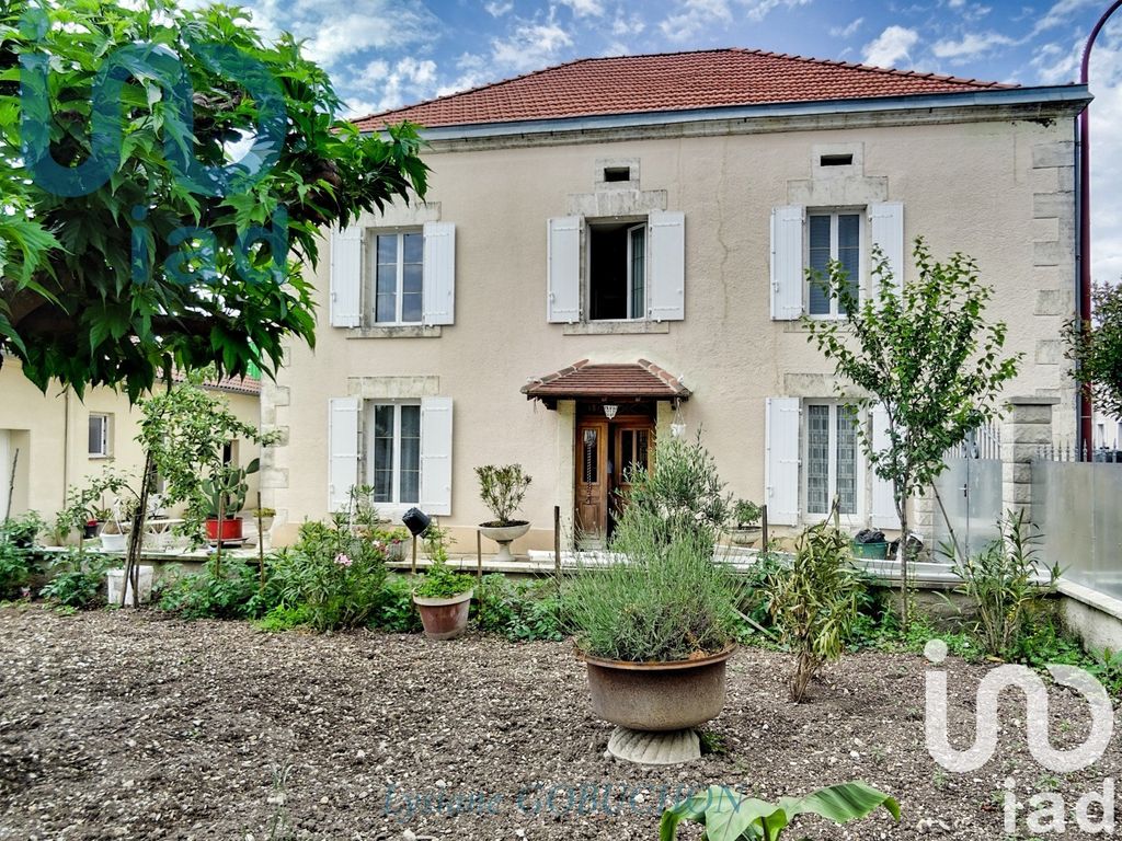 Achat maison à vendre 5 chambres 205 m² - Villetoureix