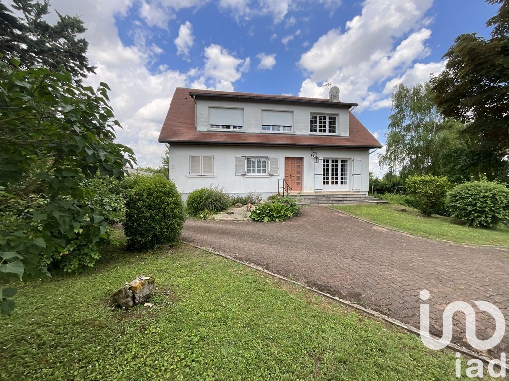 Achat maison à vendre 5 chambres 145 m² - Neuville-de-Poitou