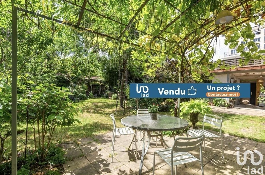 Achat maison à vendre 7 chambres 226 m² - Les Lilas