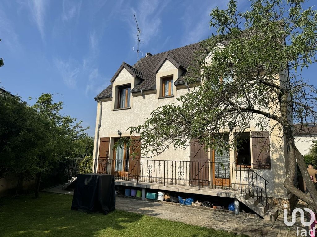 Achat maison à vendre 5 chambres 122 m² - Bois-d'Arcy