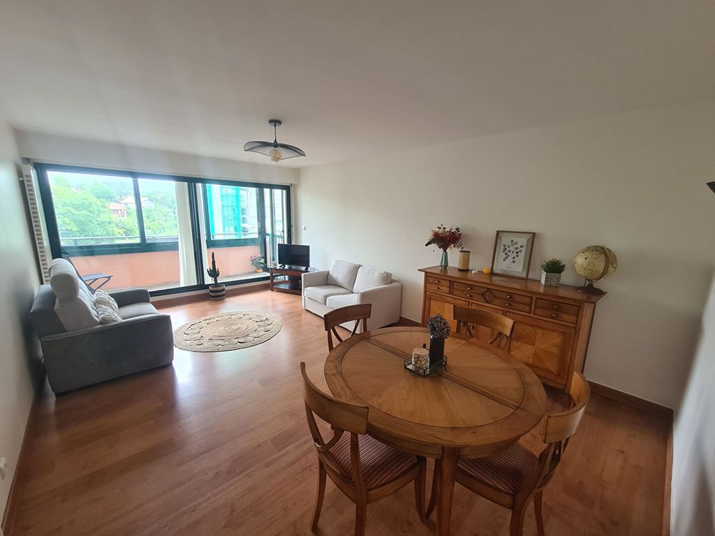 Achat appartement à vendre 3 pièces 79 m² - Saint-Jean-de-Luz