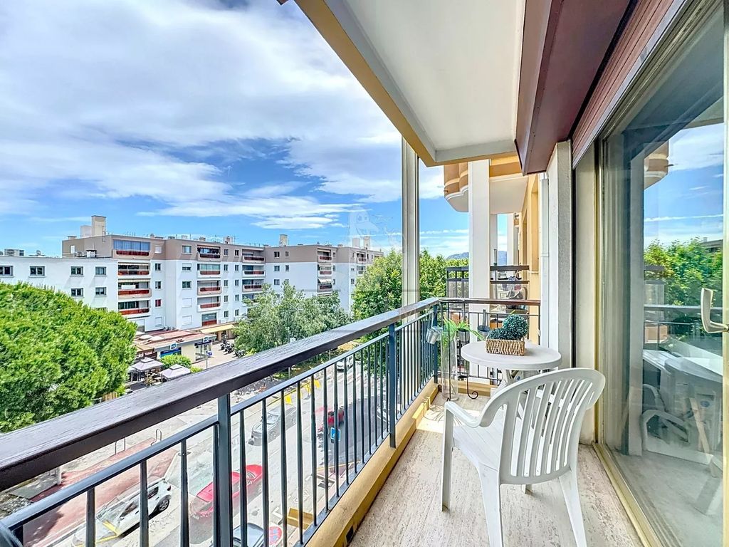 Achat appartement à vendre 2 pièces 54 m² - Mandelieu-la-Napoule