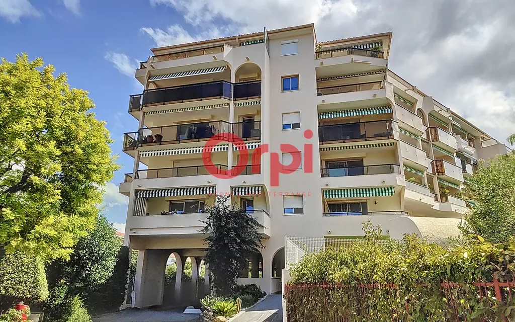 Achat appartement à vendre 2 pièces 30 m² - Saint-Raphaël