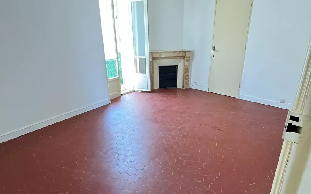 Achat appartement à vendre 2 pièces 49 m² - Saint-Cyr-sur-Mer