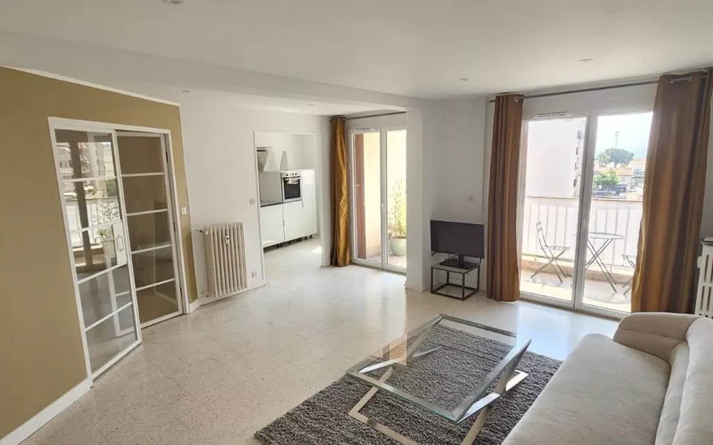 Achat appartement à vendre 2 pièces 54 m² - Nice