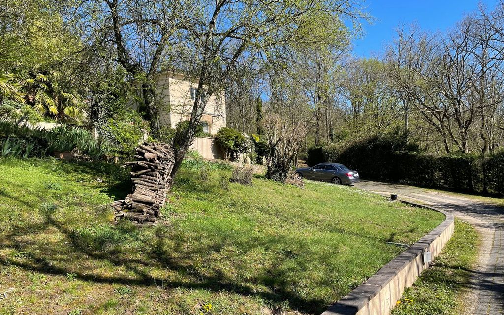 Achat maison à vendre 4 chambres 294 m² - La Tour-de-Salvagny