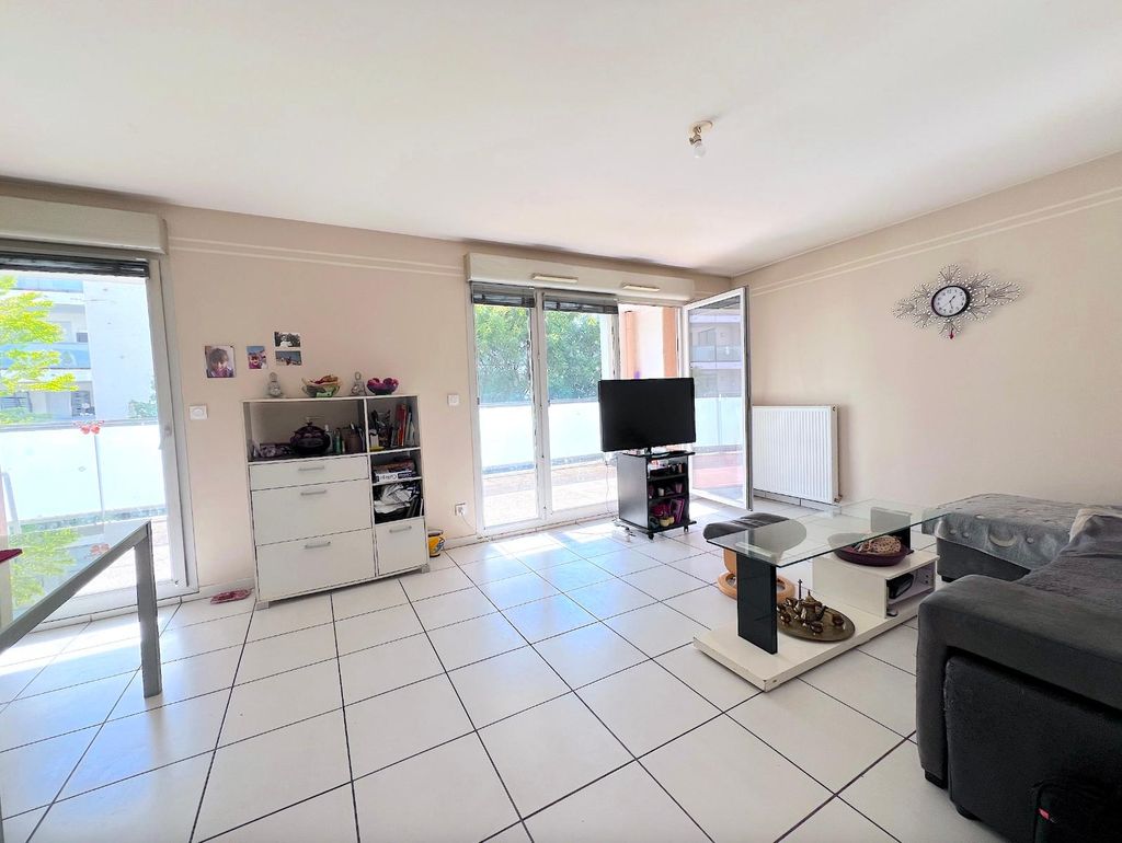 Achat appartement à vendre 3 pièces 69 m² - Décines-Charpieu