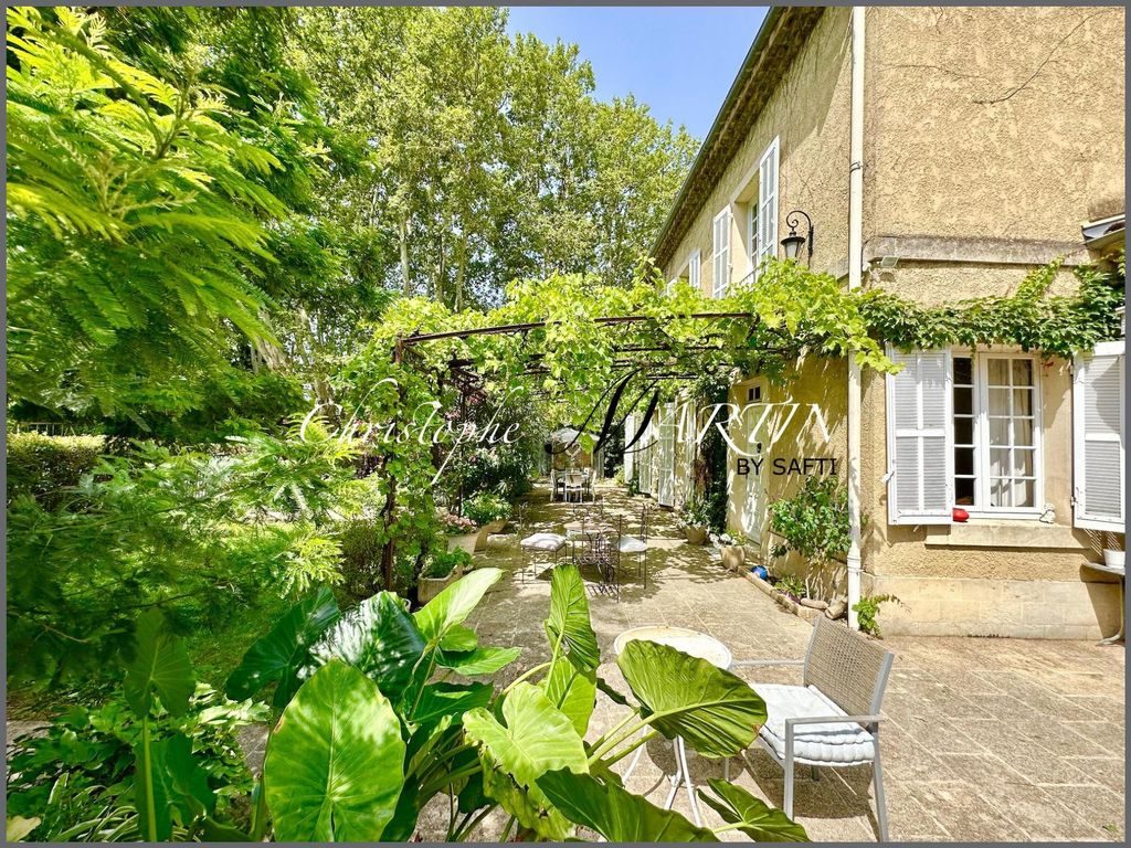 Achat maison à vendre 6 chambres 407 m² - Avignon