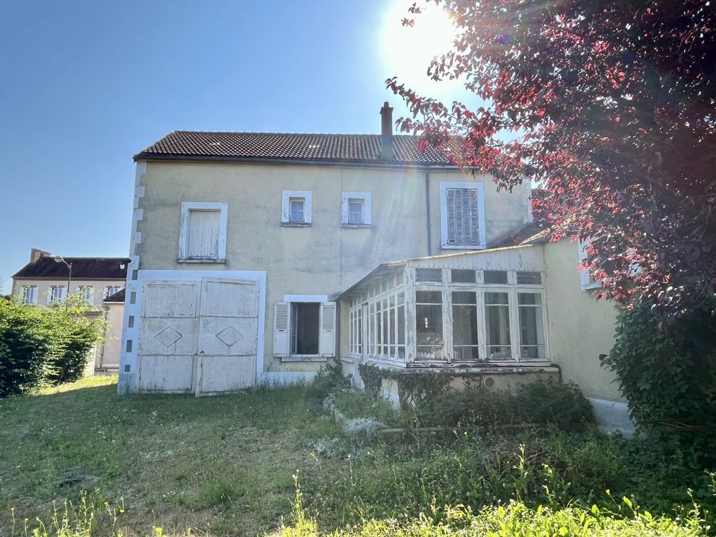 Achat maison à vendre 3 chambres 130 m² - Chemilly-sur-Yonne