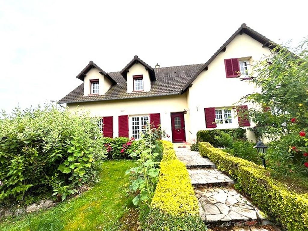 Achat maison à vendre 5 chambres 177 m² - Gournay-en-Bray