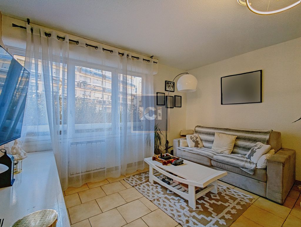 Achat appartement à vendre 4 pièces 80 m² - Sainte-Maxime