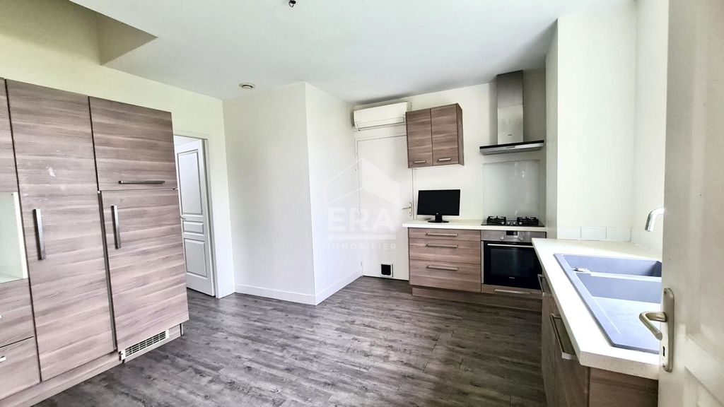 Achat maison à vendre 4 chambres 153 m² - Saint-Laurent-Médoc