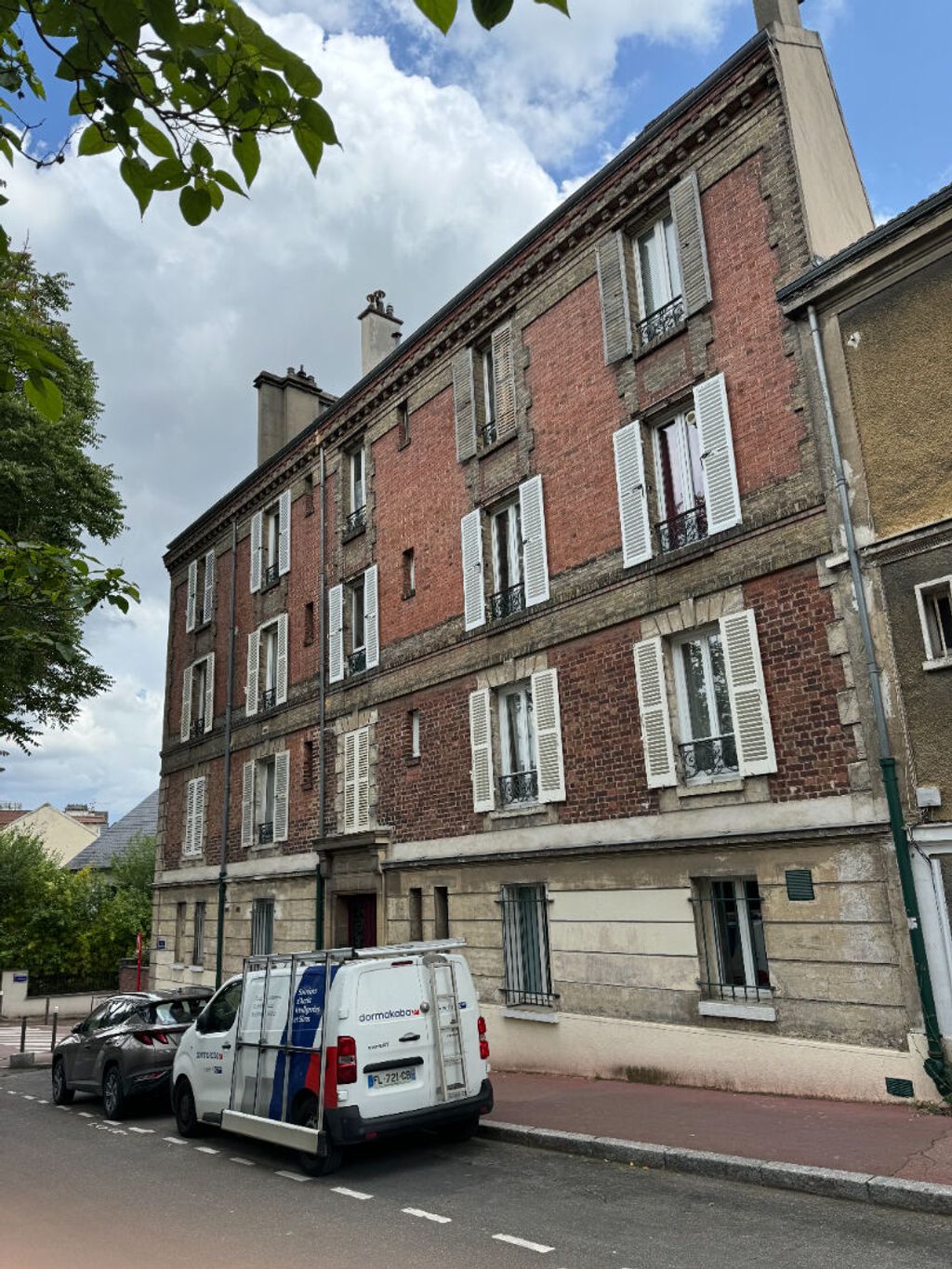 Achat appartement à vendre 4 pièces 76 m² - Suresnes