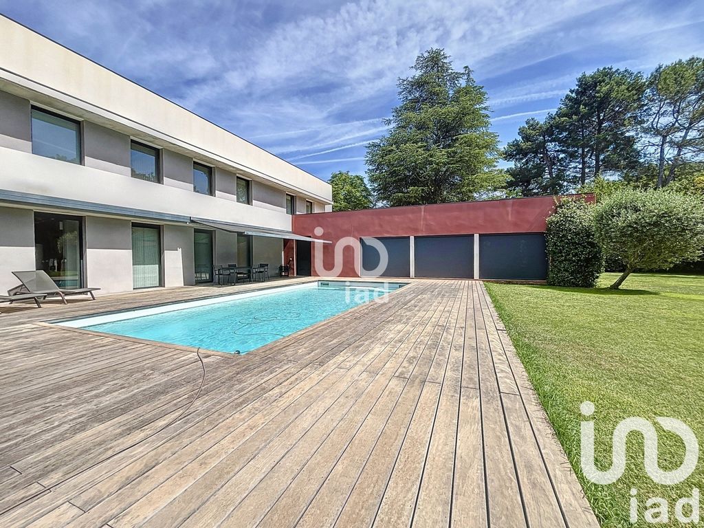 Achat maison à vendre 5 chambres 270 m² - Aix-en-Provence