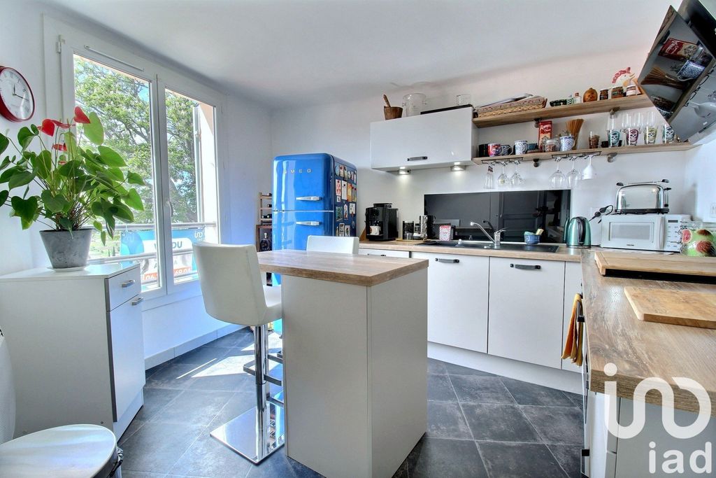 Achat maison à vendre 2 chambres 66 m² - Pourrières