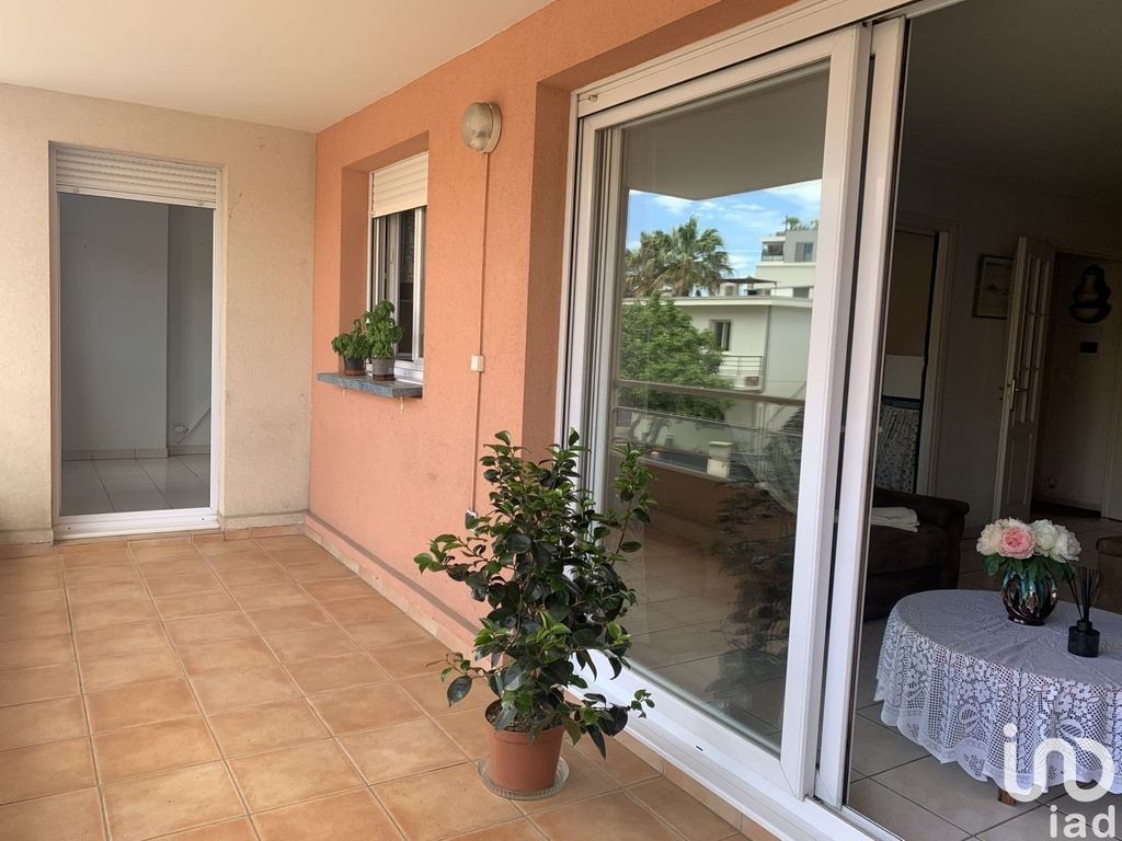 Achat appartement à vendre 3 pièces 71 m² - Saint-Raphaël