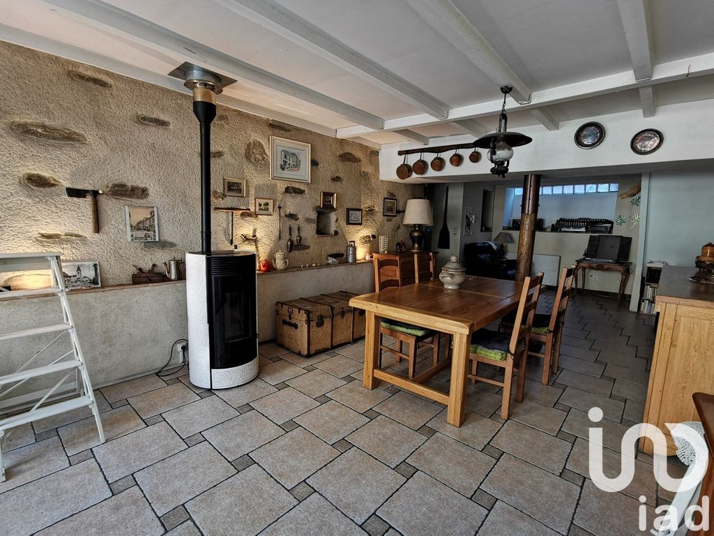 Achat maison à vendre 4 chambres 215 m² - Curvalle