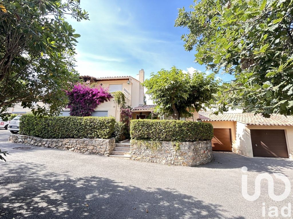 Achat maison à vendre 5 chambres 180 m² - Valbonne