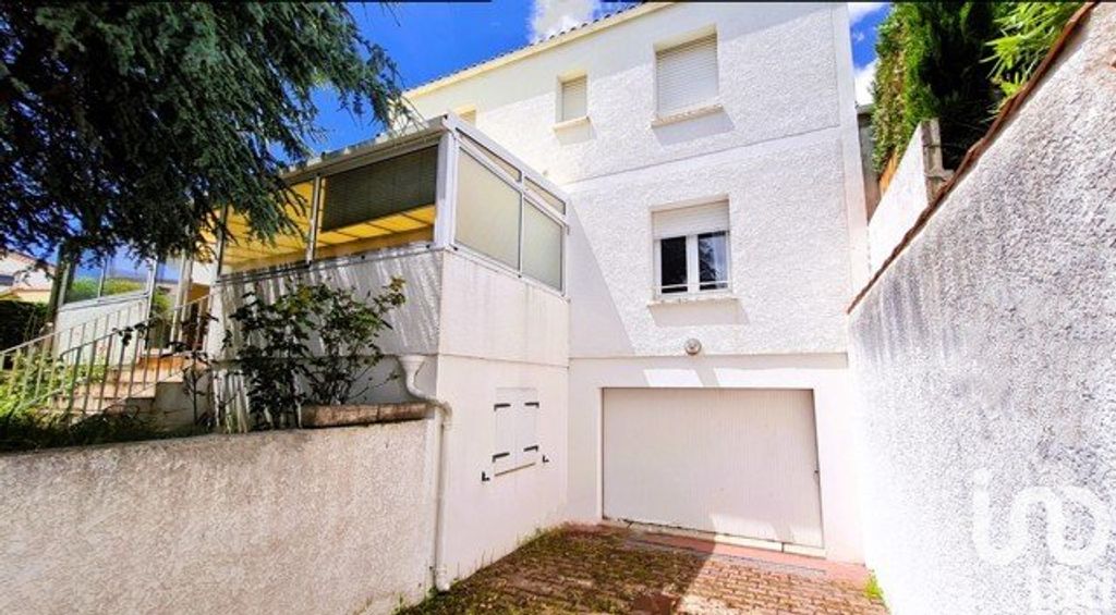 Achat maison à vendre 3 chambres 188 m² - Royan