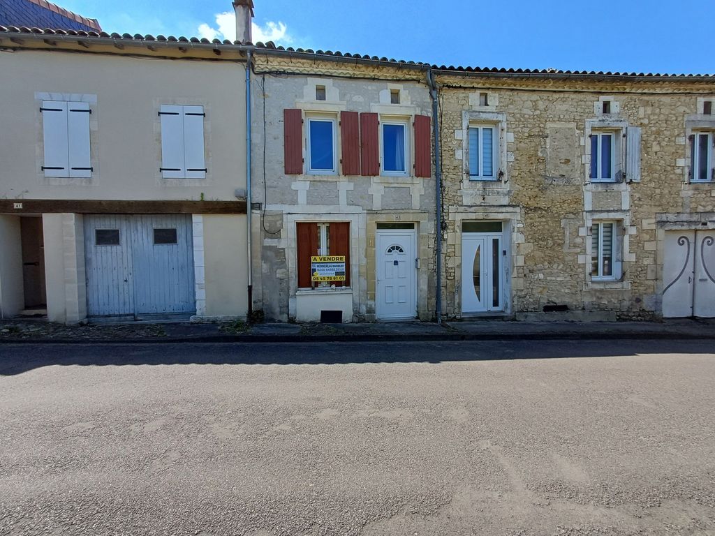 Achat maison à vendre 3 chambres 91 m² - Baignes-Sainte-Radegonde