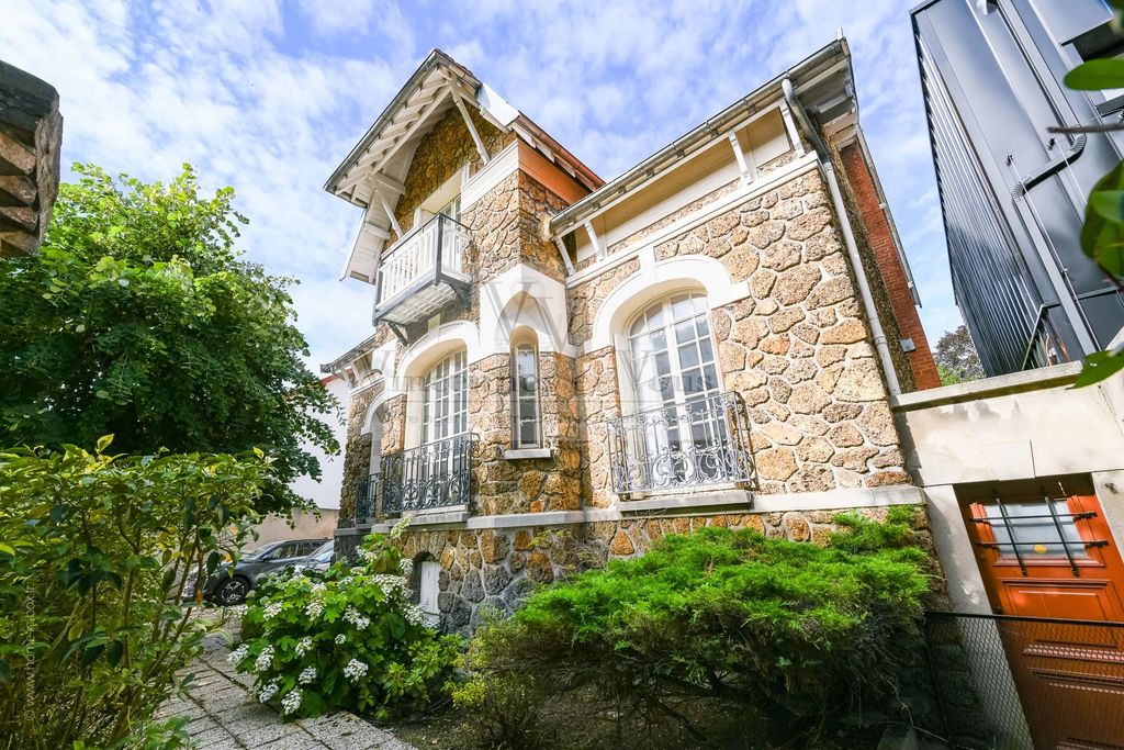 Achat maison à vendre 6 chambres 205 m² - Saint-Maur-des-Fossés