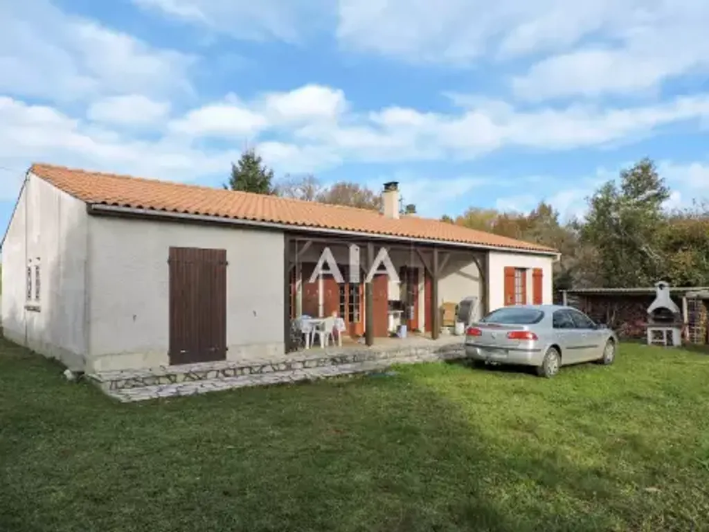 Achat maison à vendre 4 chambres 120 m² - Nanteuil-en-Vallée