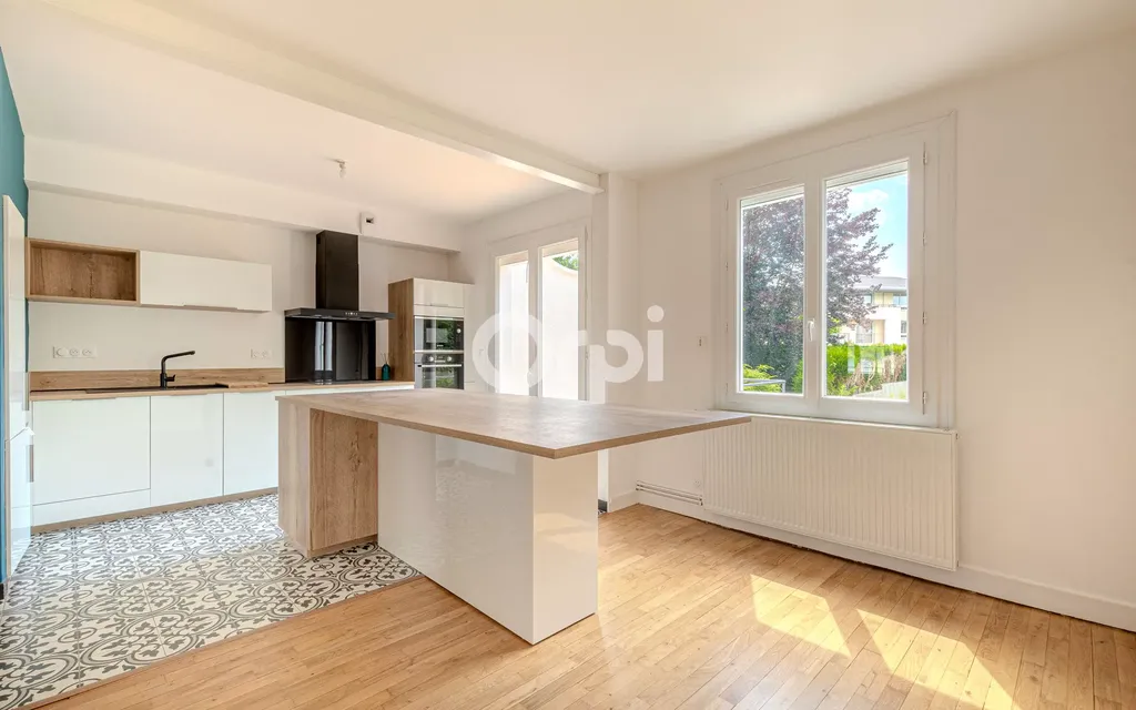 Achat maison à vendre 4 chambres 220 m² - Limoges