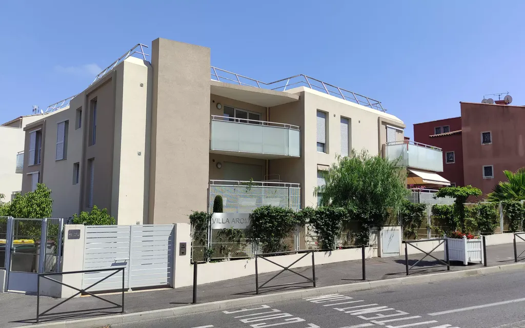 Achat appartement à vendre 2 pièces 43 m² - Saint-Laurent-du-Var