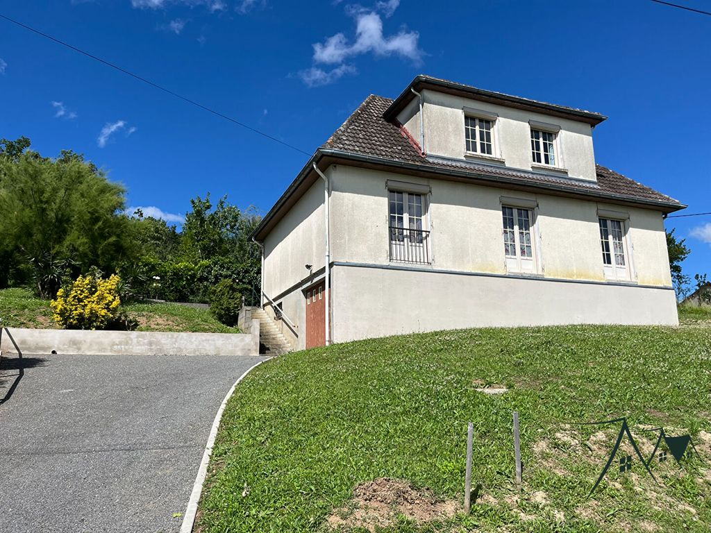 Achat maison à vendre 4 chambres 101 m² - Saint-Amand-Montrond