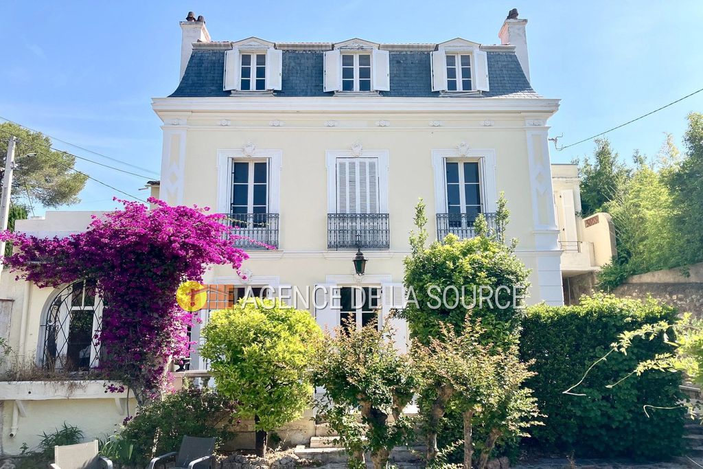 Achat maison à vendre 6 chambres 182 m² - Saint-Raphaël