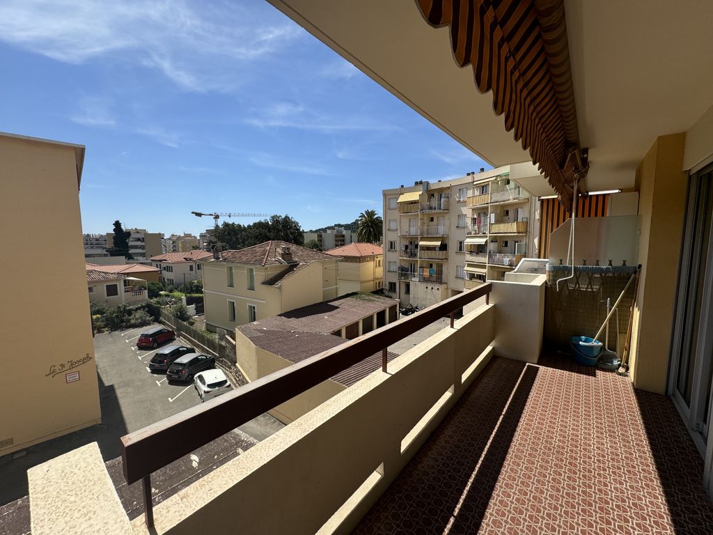 Achat appartement à vendre 2 pièces 47 m² - Roquebrune-Cap-Martin