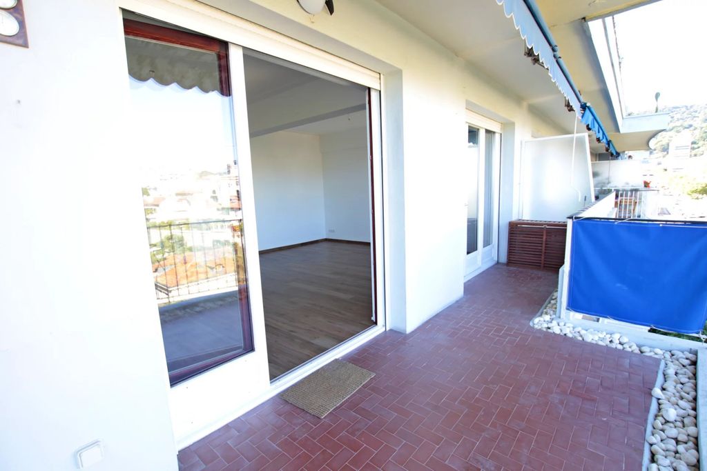 Achat appartement à vendre 2 pièces 67 m² - Nice