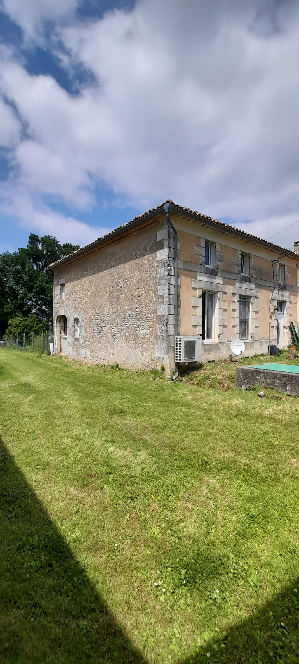 Achat maison à vendre 2 chambres 149 m² - Semoussac