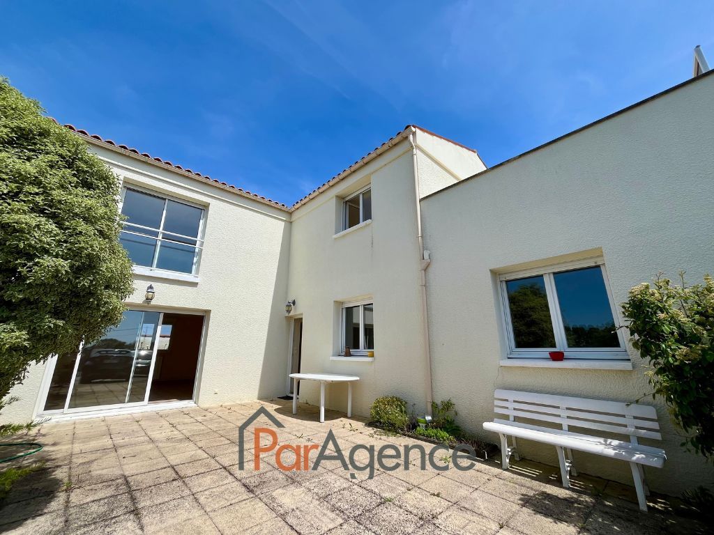 Achat maison à vendre 5 chambres 177 m² - Royan