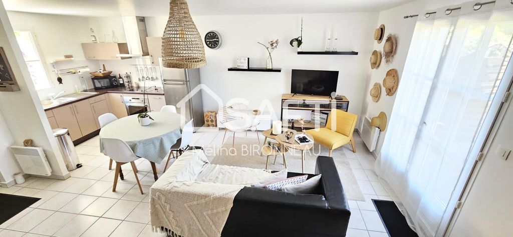 Achat maison à vendre 2 chambres 63 m² - Longeville-sur-Mer